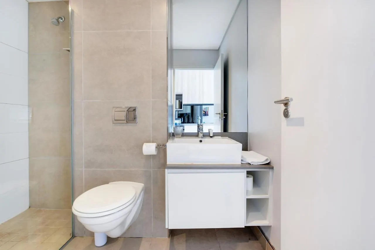 Backup-Power Eclectic Blue City View Apartment Cape Town