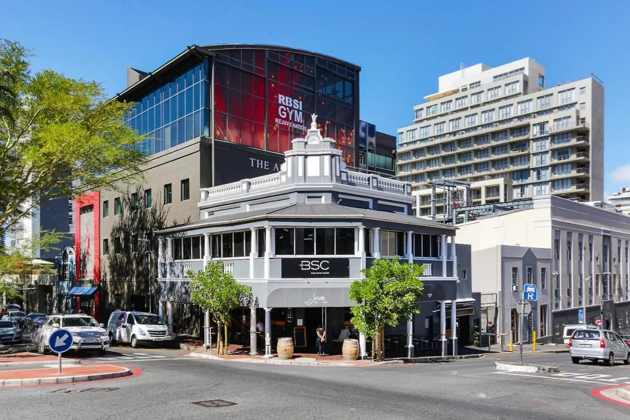Backup-Power Eclectic Blue City View Apartment Cape Town